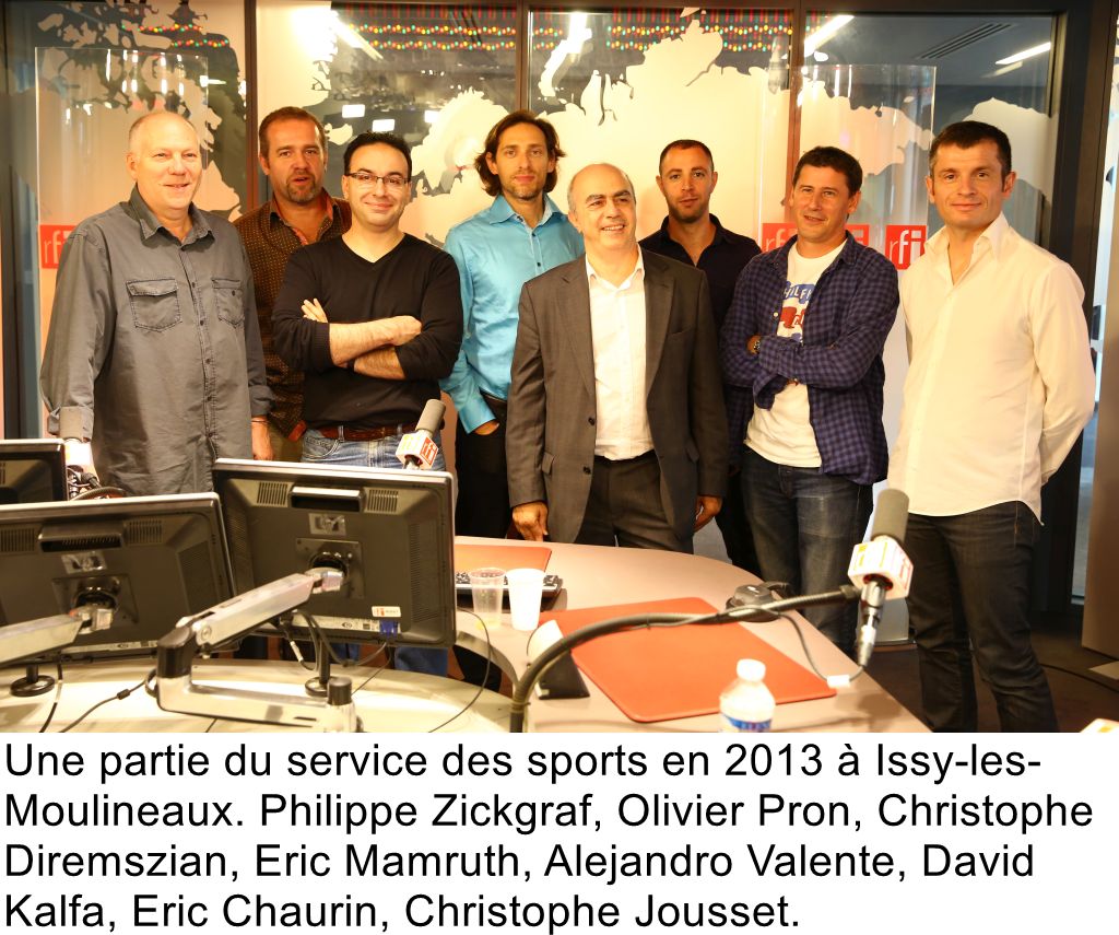 Une partie du service des sports en 2013 à Issy-les-Moulineaux. Philippe Zickgraf, Olivier Pron, Christophe Diremszian, Eric Mamruth, Alejandro Valente, David Kalfa, Eric Chaurin, Christophe Jousset.