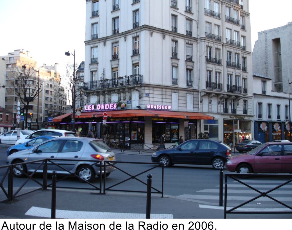 Autour de la Maison de la Radio en 2006.