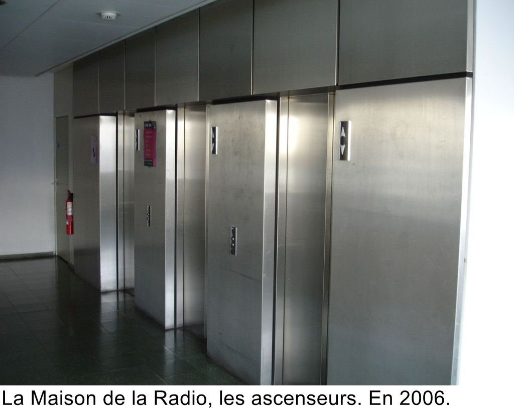 La Maison de la Radio, les ascenseurs. En 2006.