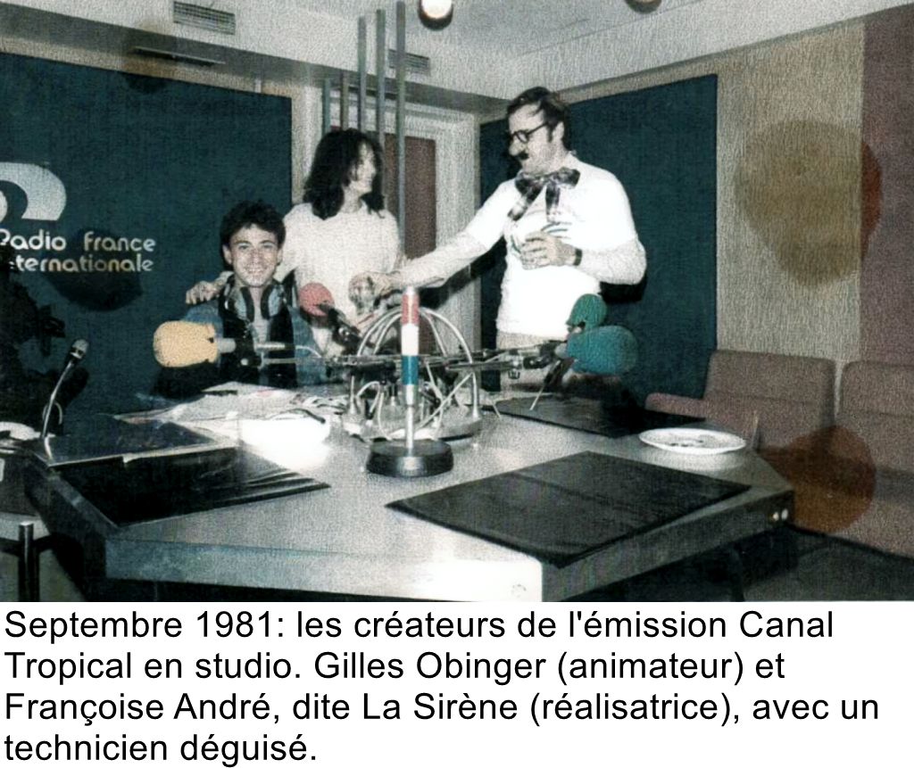 Septembre 1981: les créateurs de l'émission Canal Tropical en studio. Gilles Obinger (animateur) et Françoise André, dite La Sirène (réalisatrice), avec un technicien déguisé.