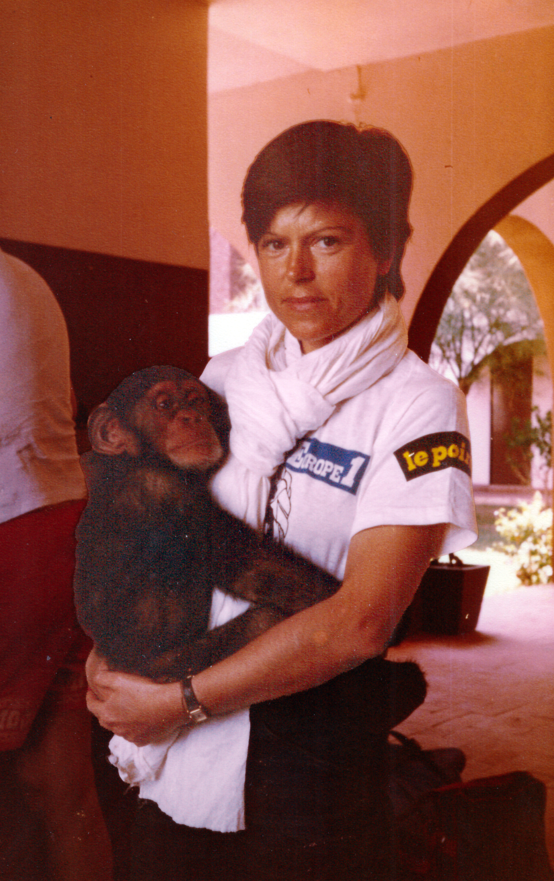 Jacqueline Papet fait de nouveaux amis dans ses déplacements en Afrique...